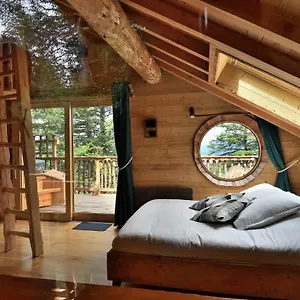 cabanes-des-volcans.hotels-rhonealpes.com/