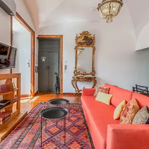 lisbon-downtown-apartment-figueira.hotels-lisbon-portugal.com/